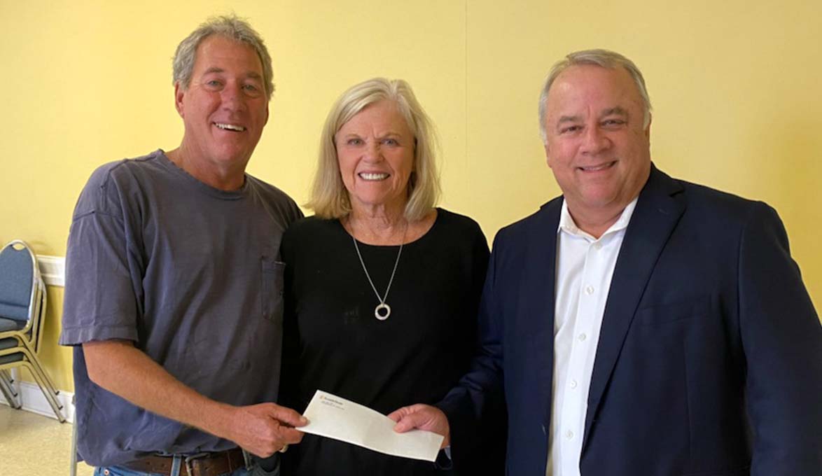 SouthState donates $2,000 to Orangeburg soup kitchen in memory of former board member