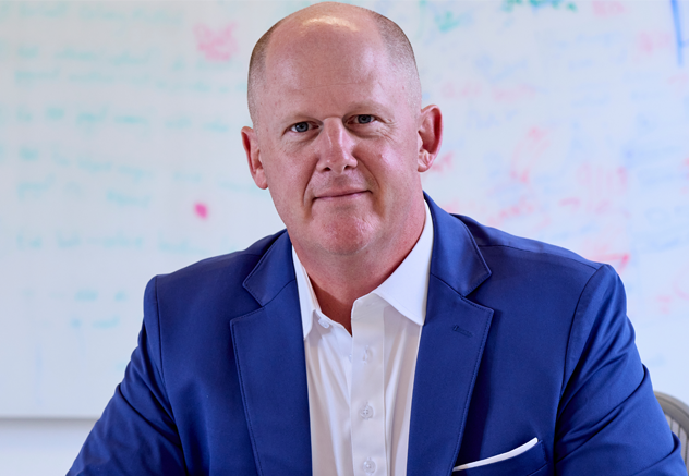 headshot for Matthew Roberts