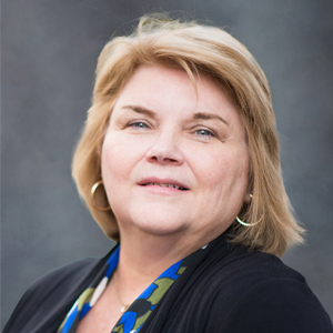 headshot for Sandi Plowden, QKA