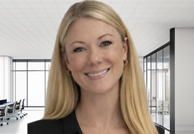 headshot for Stephanie Hamilton