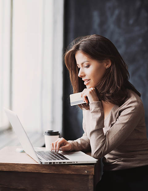 woman using virtual pay or access online