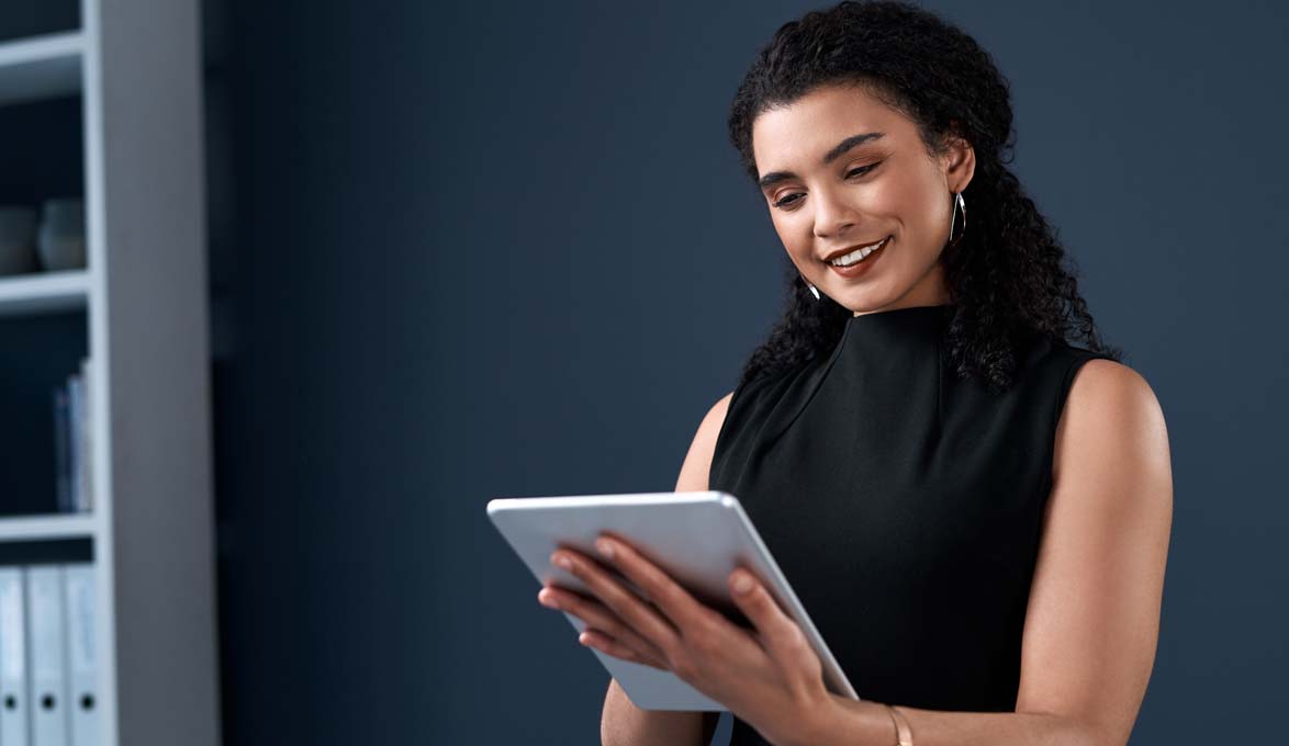 woman reviewing employer-sponsored retirement plan