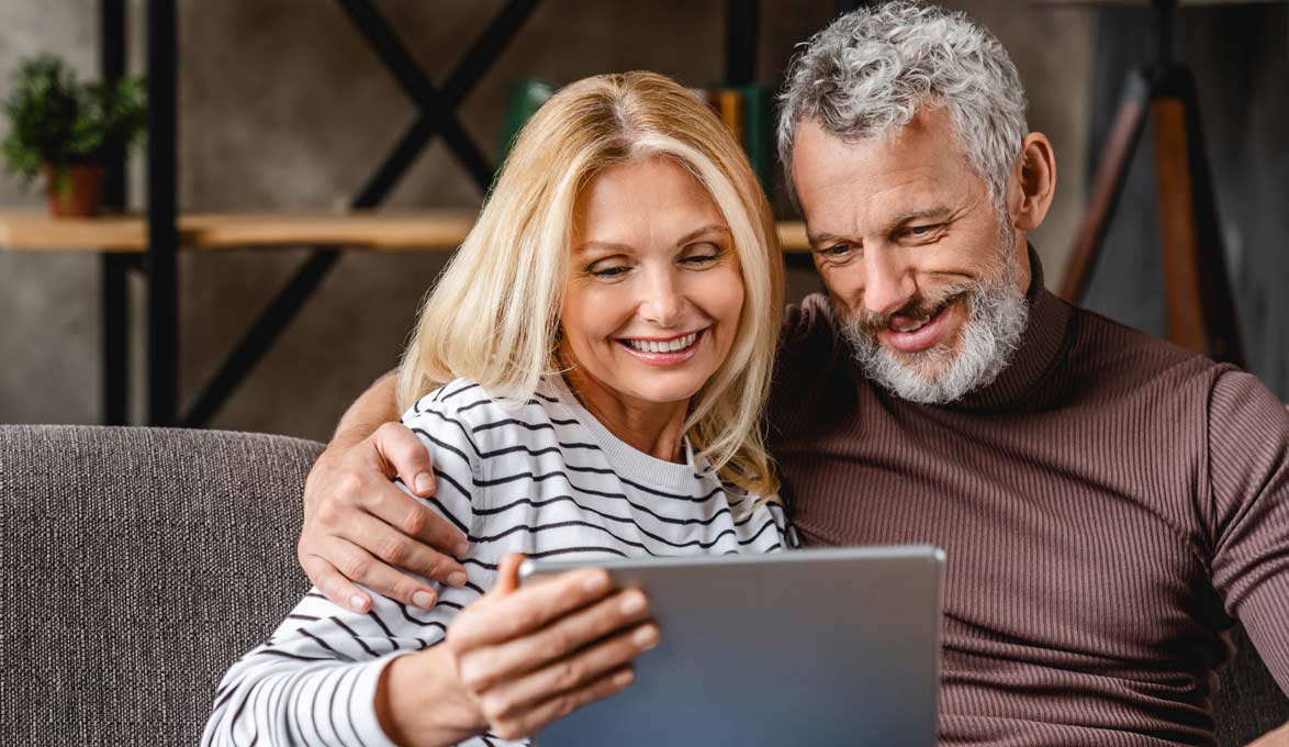senior couple learning about retirement outlook