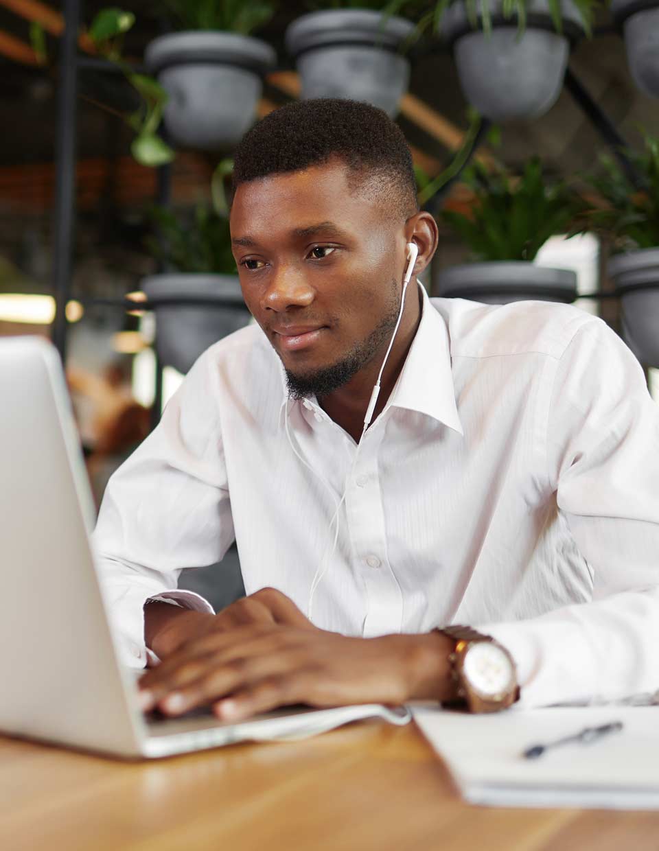man reviewinghis online transactions for fraud
